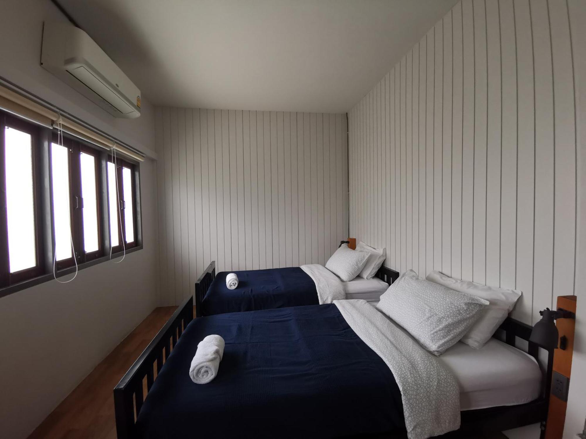 Ostello Liaw Base House Bangkok Esterno foto
